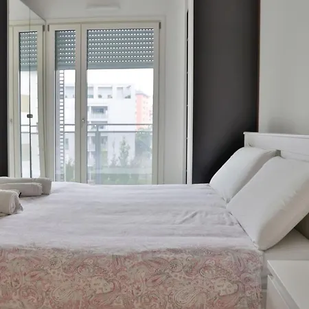 شقة Luxury 3 Bedroom 100 Mq Next To Rho Fiera And San Siro *